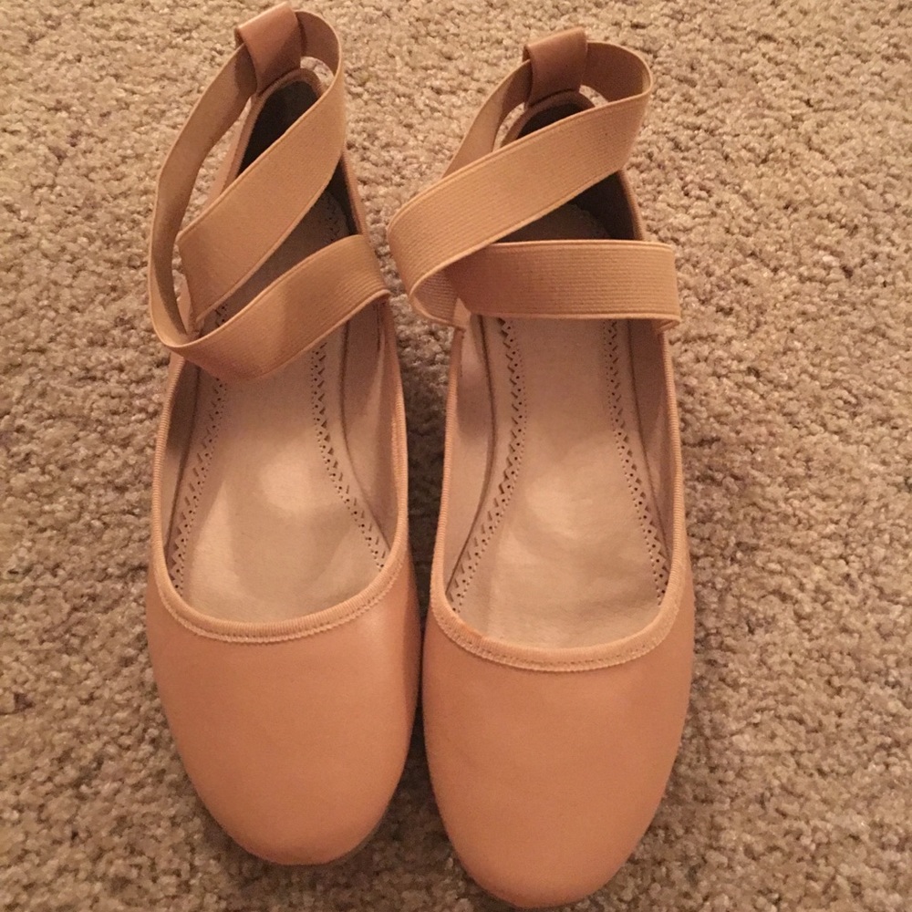 Urban Outfitters Nude Ballet Flats